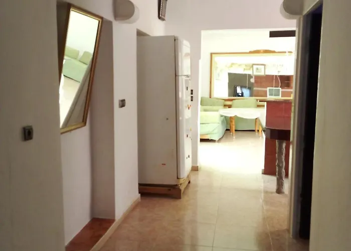 Mother'S House