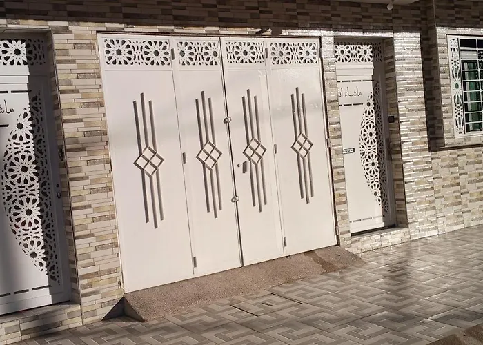 Maison Confortable Familiale Au Plein Milieu D'Oujda, Bien Equipee Et Securisee Avec 2 Chambres Et Salon Moderne Et Un Garage Pour Le Vehicule, Cuisine Et Un Douche Moderne Et Une Toilette Marocaine
